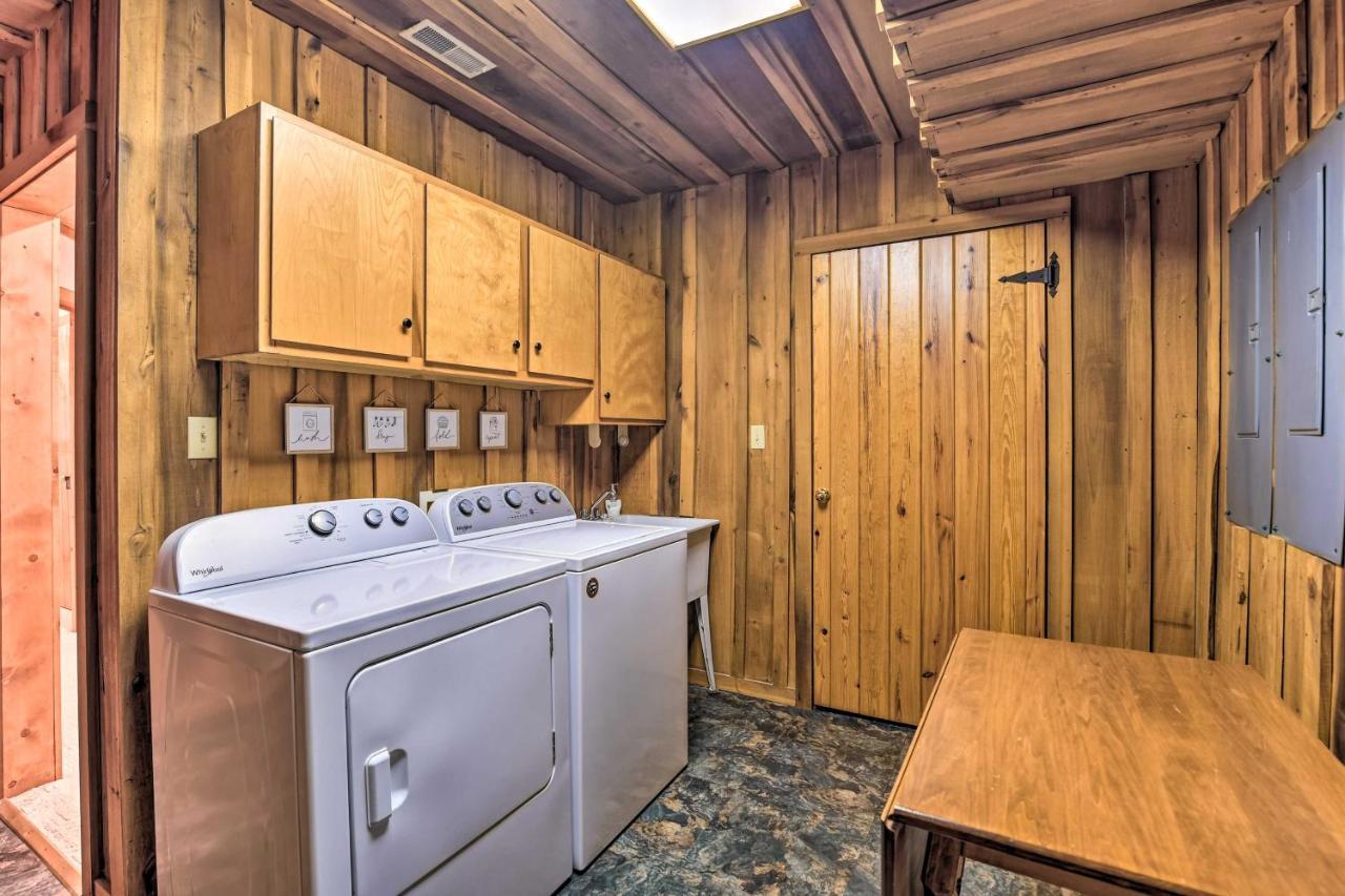 Serene Lewisburg Lakefront Retreat With Dock Ngoại thất bức ảnh
